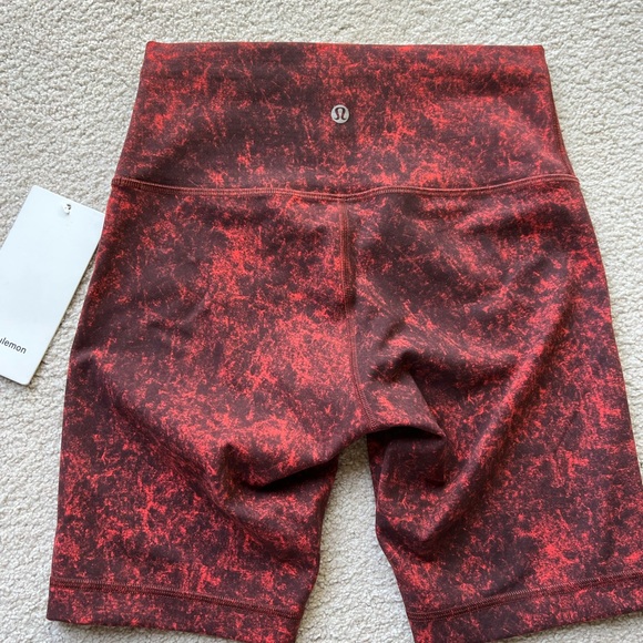 Lululemon Wunder Train HR Short 8” Women's Workout Biker Shorts Red DWAR Size 6 - Picture 7 of 9